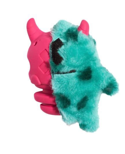 Chien qui mâche le jouet peluche pour chien Mr X