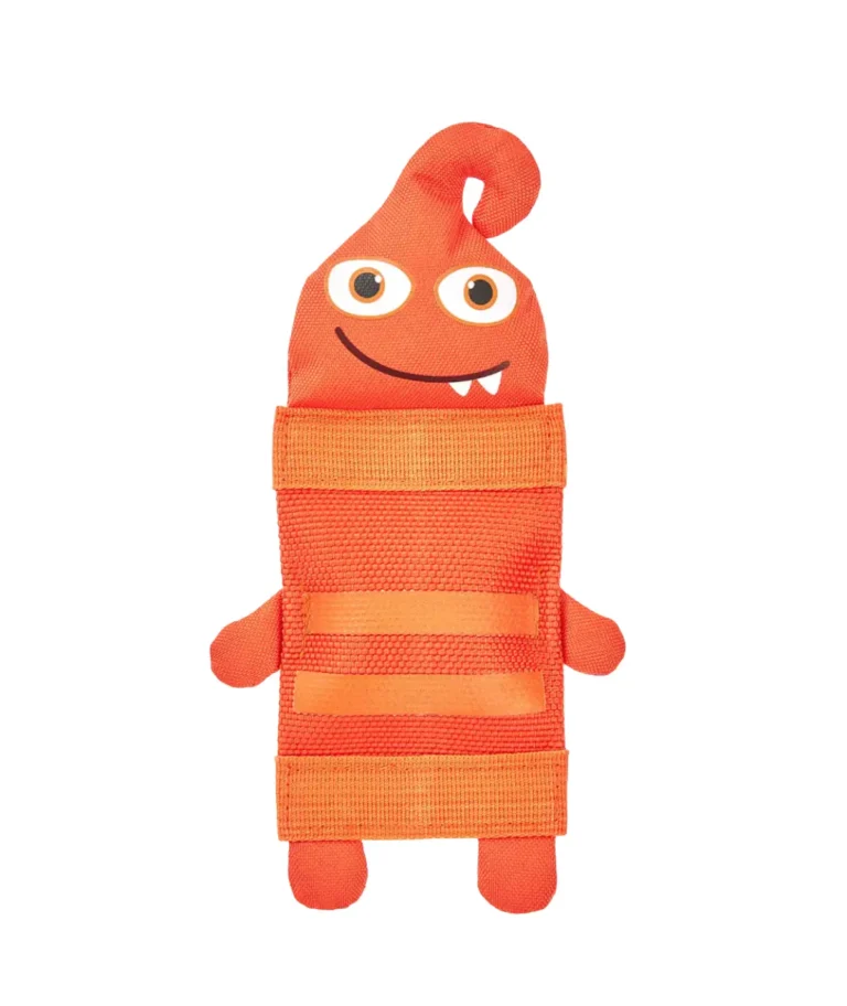 Photo de produit sur fond blanc du jouet interaction chien Funny Dummy, un monstre orange texturé et robuste fabriqué à partir de lance à incendie recyclée